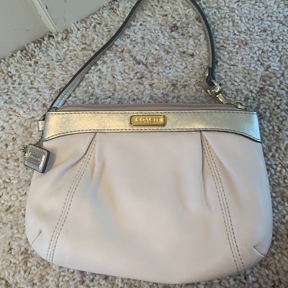 Coach purse with 2 matching wallets. Excellent used condition - Picture 5 of 7